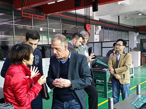 20140311 German customers visit the company for reference